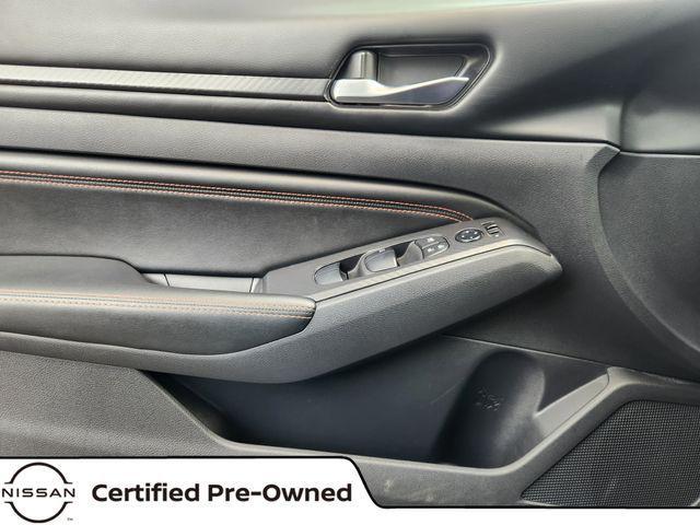 Photo of 2022 Super Black Clearcoat Nissan Altima