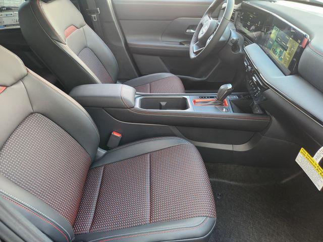 Photo of 2025 Super Black Nissan Kicks