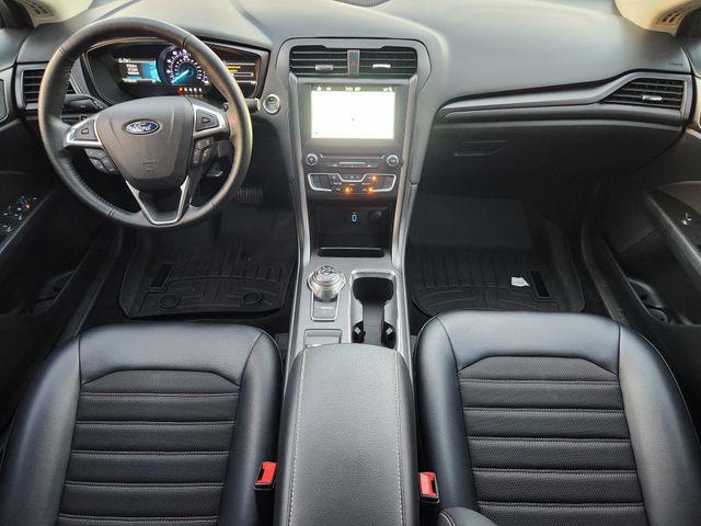 Photo of 2018 White Platinum Ford Fusion