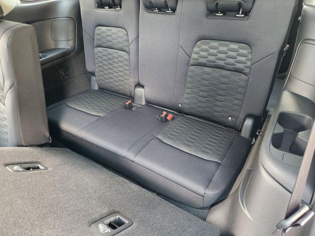 Photo of 2025 Everest White Pearl Tricoat Nissan Pathfinder
