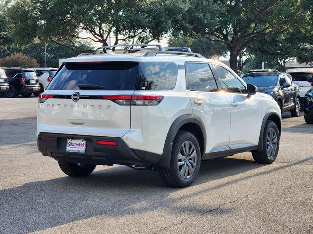 Photo of 2025 Everest White Pearl Tricoat Nissan Pathfinder