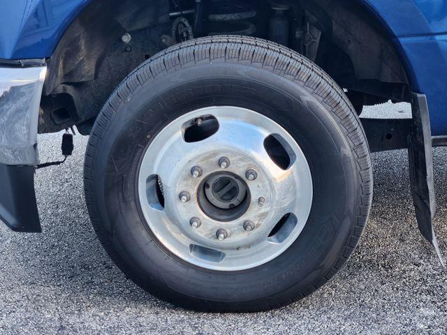 Photo of 2022 Antimatter Blue Metallic Ford F-350