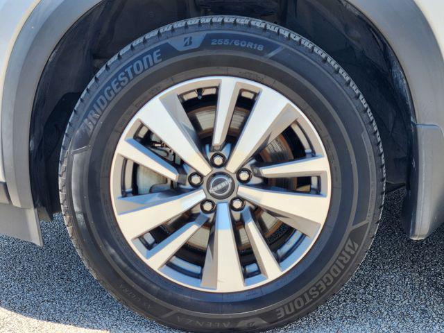 Photo of 2023 Brilliant Silver Metallic Nissan Pathfinder