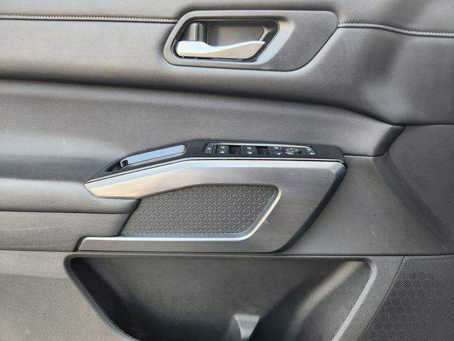Photo of 2023 Brilliant Silver Metallic Nissan Pathfinder