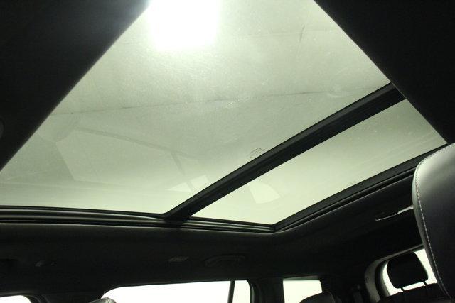 Photo of 2024 Diamond Black Jeep Grand Cherokee L