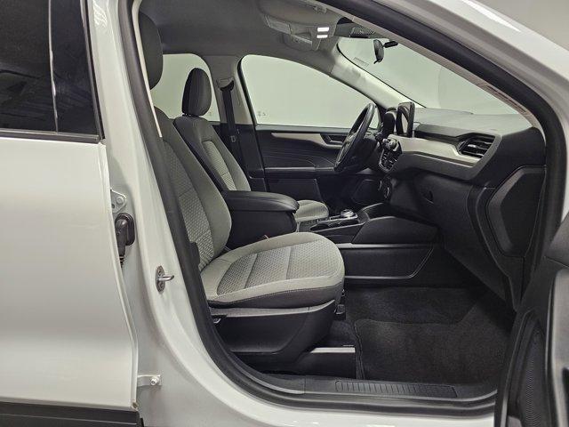 Photo of 2022 Oxford White Ford Escape