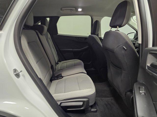 Photo of 2022 Oxford White Ford Escape