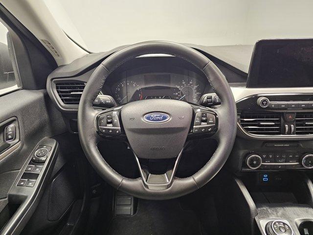 Photo of 2022 Oxford White Ford Escape