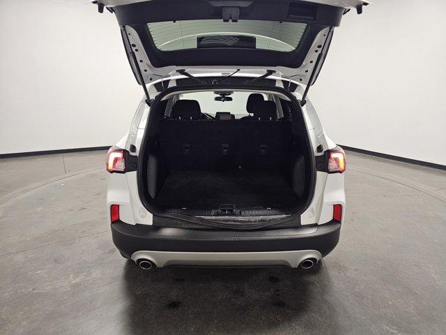 Photo of 2022 Oxford White Ford Escape