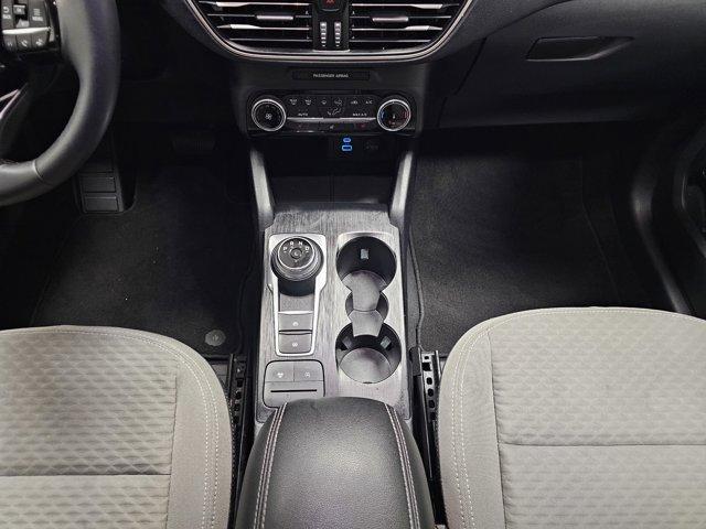 Photo of 2022 Oxford White Ford Escape