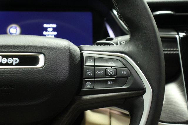 Photo of 2024 Diamond Black Jeep Grand Cherokee L
