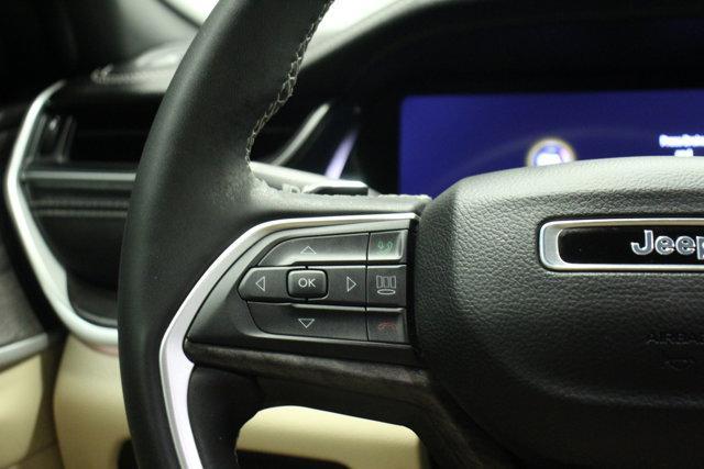 Photo of 2024 Diamond Black Jeep Grand Cherokee L
