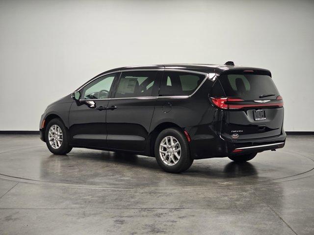 Photo of 2026 Diamond Black Chrysler Pacifica