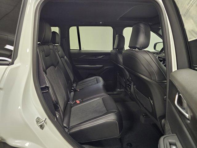 Photo of 2025 Bright White Clearcoat Jeep Grand Cherokee