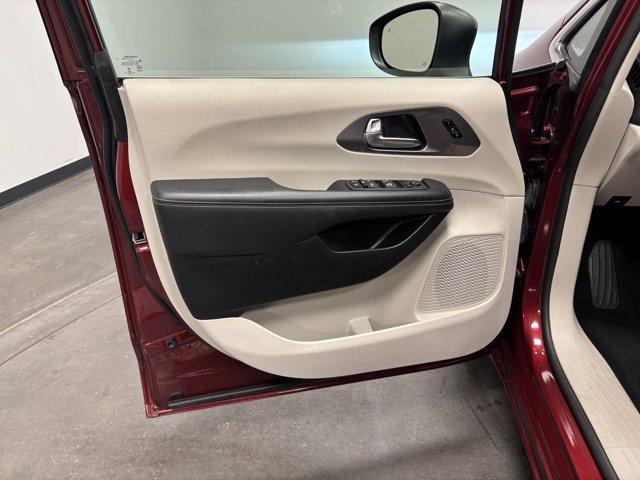 Photo of 2023 Velvet Red Pearlcoat Chrysler Pacifica