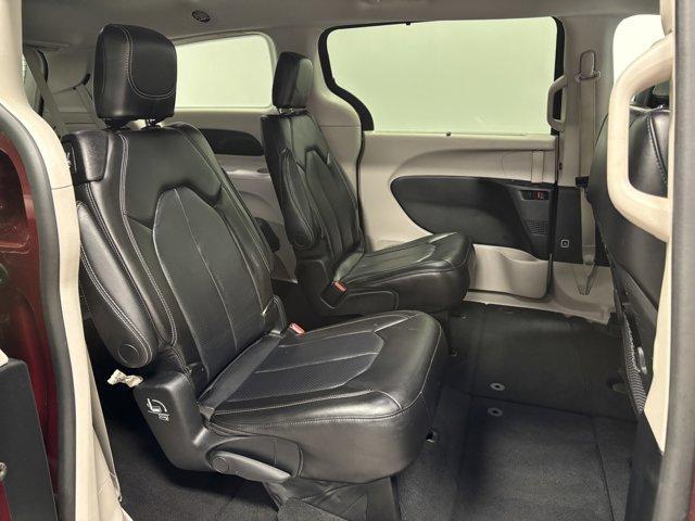 Photo of 2023 Velvet Red Pearlcoat Chrysler Pacifica
