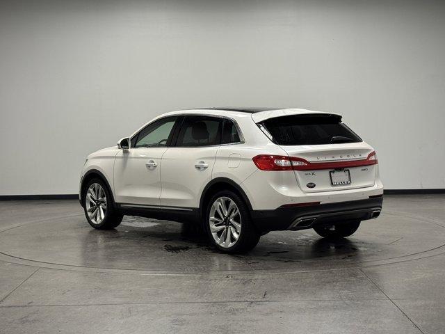 Photo of 2017 White Platinum Clearcoat Metallic Lincoln MKX