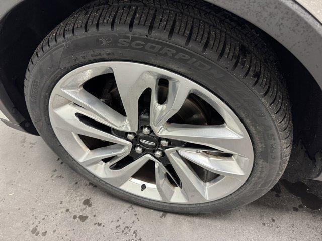 Photo of 2017 White Platinum Clearcoat Metallic Lincoln MKX