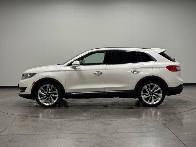 Photo of 2017 White Platinum Clearcoat Metallic Lincoln MKX