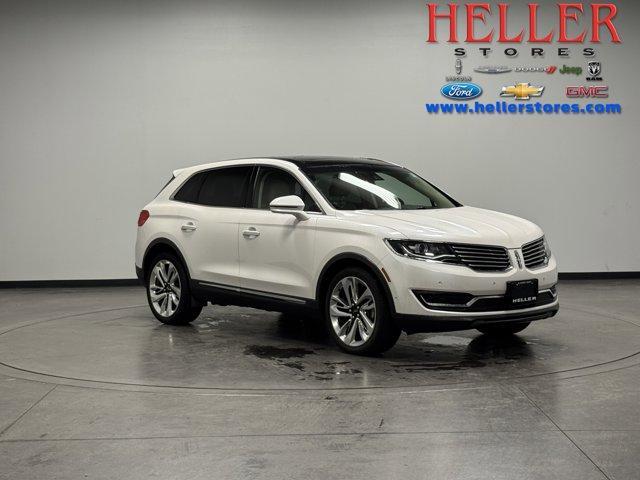 Photo of 2017 White Platinum Clearcoat Metallic Lincoln MKX