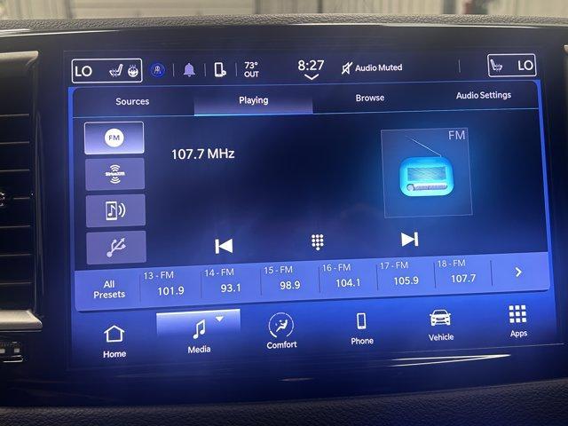 Photo of 2023 Granite Crystal Clearcoat Metallic Chrysler Pacifica
