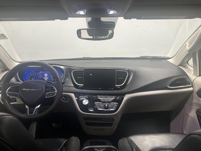 Photo of 2023 Granite Crystal Clearcoat Metallic Chrysler Pacifica