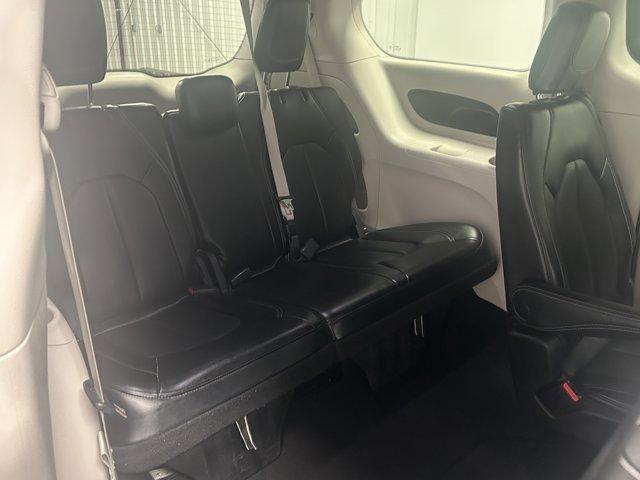 Photo of 2023 Granite Crystal Clearcoat Metallic Chrysler Pacifica