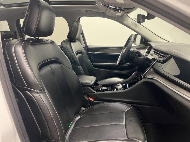 Photo of 2023 Bright White Clearcoat Jeep Grand Cherokee 4xe