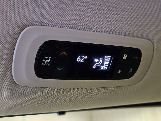 Photo of 2023 Brilliant Black Crystal Pearlcoat Chrysler Pacifica
