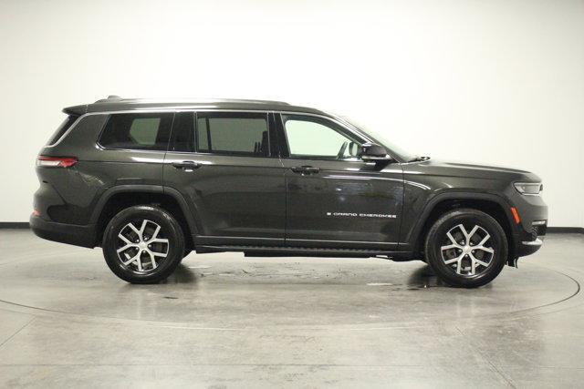 Photo of 2024 Rocky Mountain Pearlcoat Jeep Grand Cherokee L