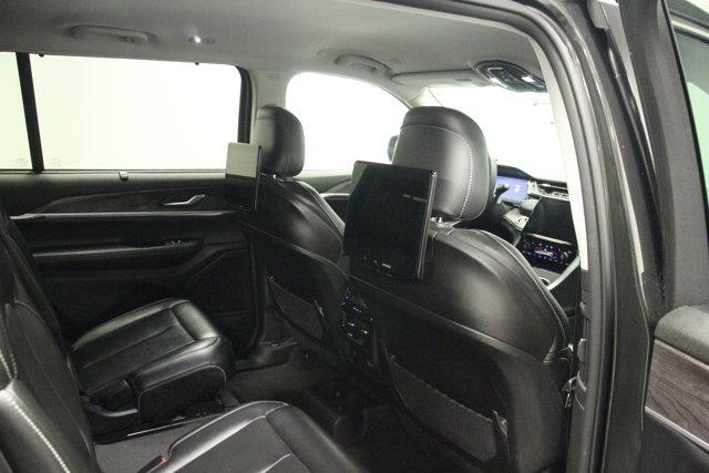 Photo of 2024 Rocky Mountain Pearlcoat Jeep Grand Cherokee L
