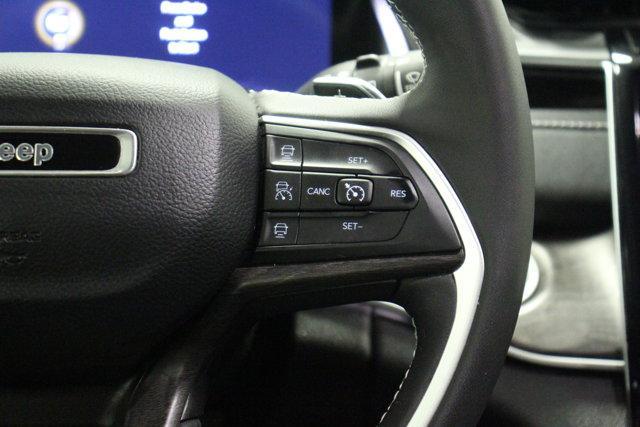 Photo of 2024 Rocky Mountain Pearlcoat Jeep Grand Cherokee L