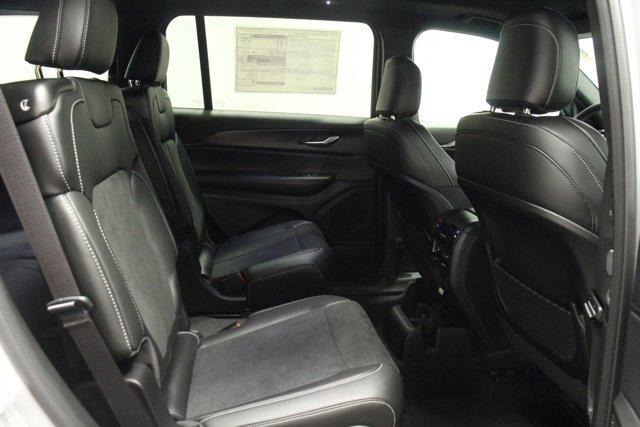 Photo of 2025 Silver Zynith Jeep Grand Cherokee L
