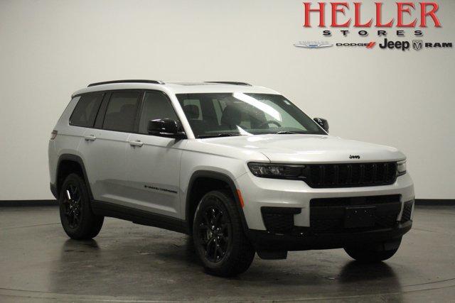 Photo of 2025 Silver Zynith Jeep Grand Cherokee L