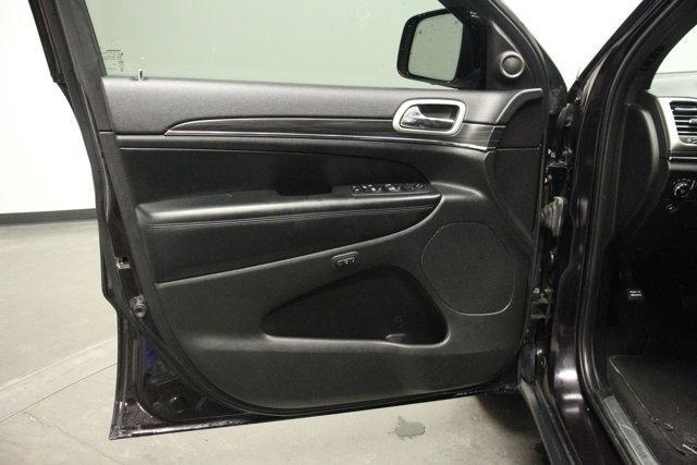 Photo of 2021 Sangria Metallic Jeep Grand Cherokee