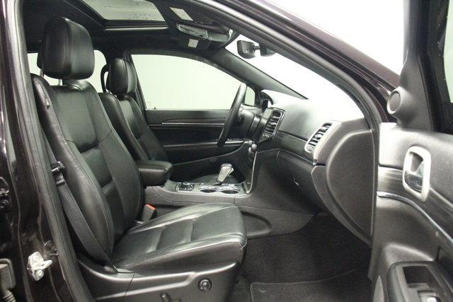 Photo of 2021 Sangria Metallic Jeep Grand Cherokee