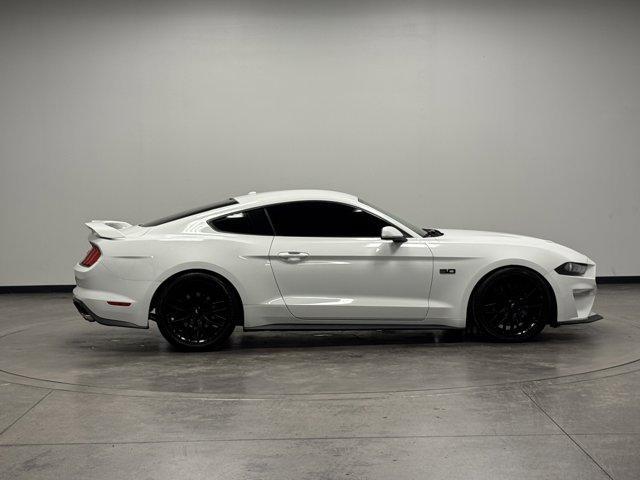 Photo of 2018 Oxford White Ford Mustang