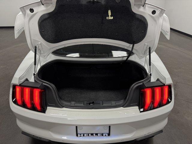 Photo of 2018 Oxford White Ford Mustang