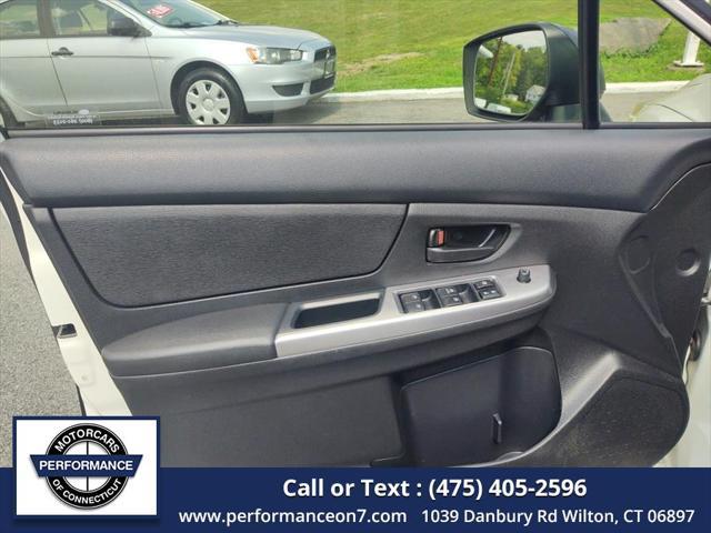 Photo of 2016 Crystal White Pearl Subaru Impreza