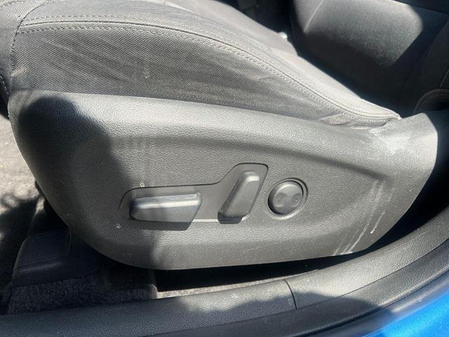 Photo of 2018 Caribbean Blue Hyundai TUCSON