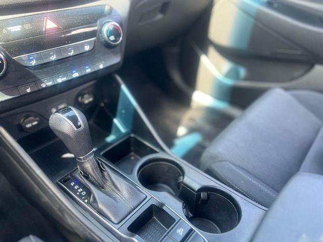 Photo of 2018 Caribbean Blue Hyundai TUCSON
