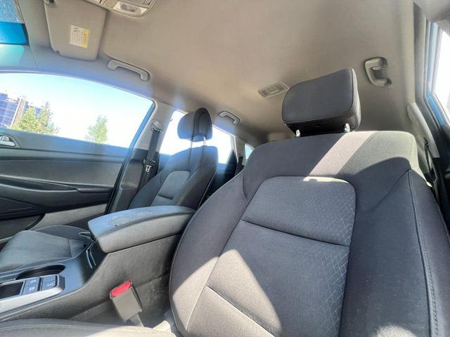 Photo of 2018 Caribbean Blue Hyundai TUCSON