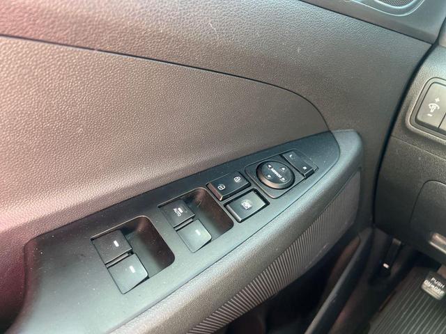 Photo of 2018 Caribbean Blue Hyundai TUCSON