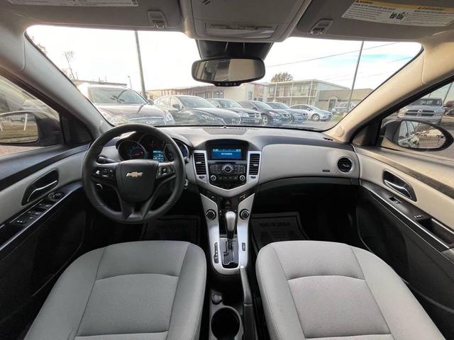 Photo of 2015 Blue Ray Metallic Chevrolet Cruze