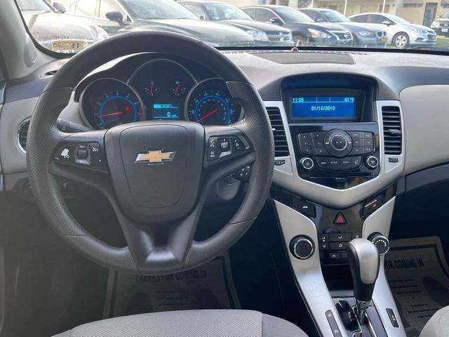 Photo of 2015 Blue Ray Metallic Chevrolet Cruze