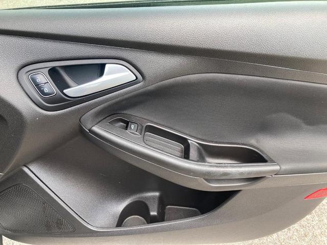 Photo of 2017 Silver Ford Focus