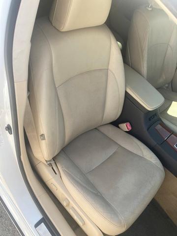 Photo of 2010 White Lexus ES 350