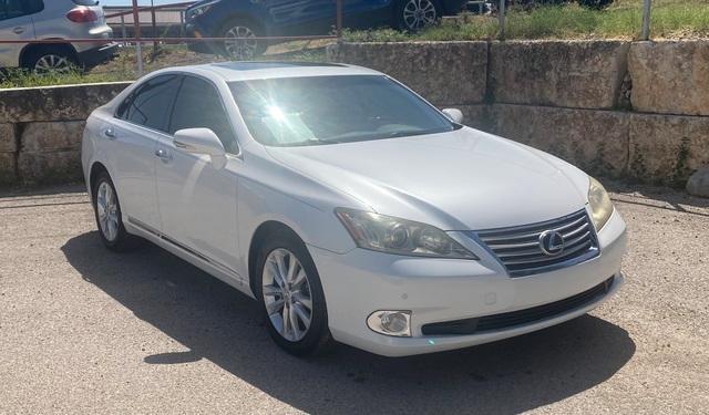 Photo of 2010 White Lexus ES 350
