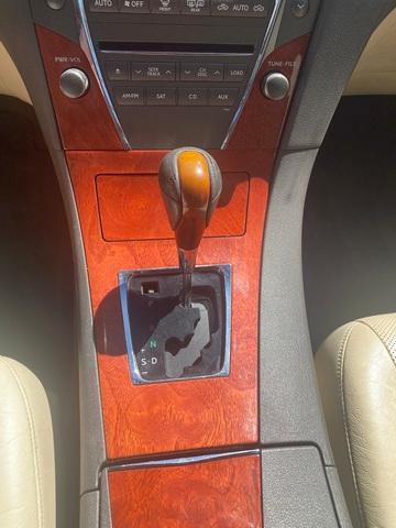 Photo of 2010 White Lexus ES 350