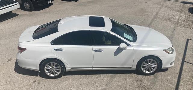 Photo of 2010 White Lexus ES 350